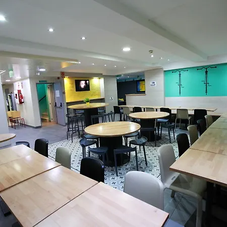 Hostel Sun & Moon Barcelona