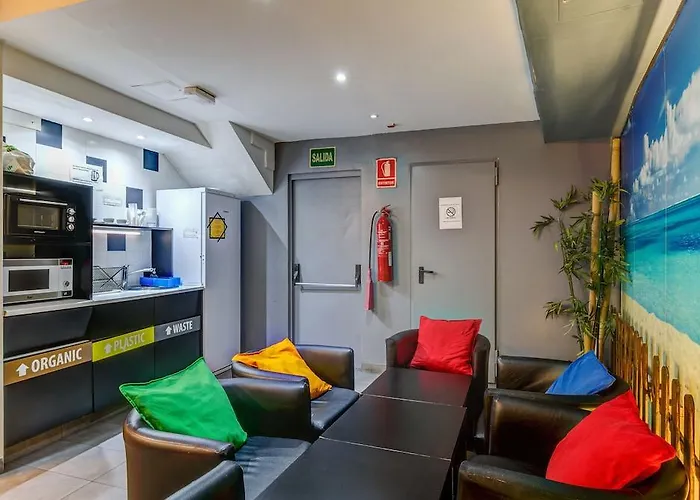 Sun & Moon Hostel *
