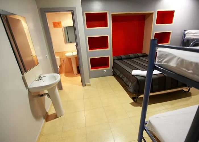 Hostel Sun & Moon *