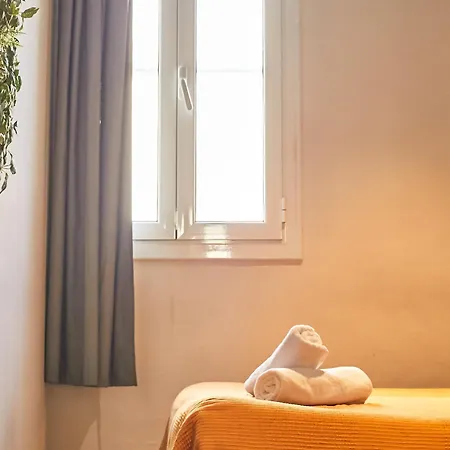 Sun & Moon Albergue *